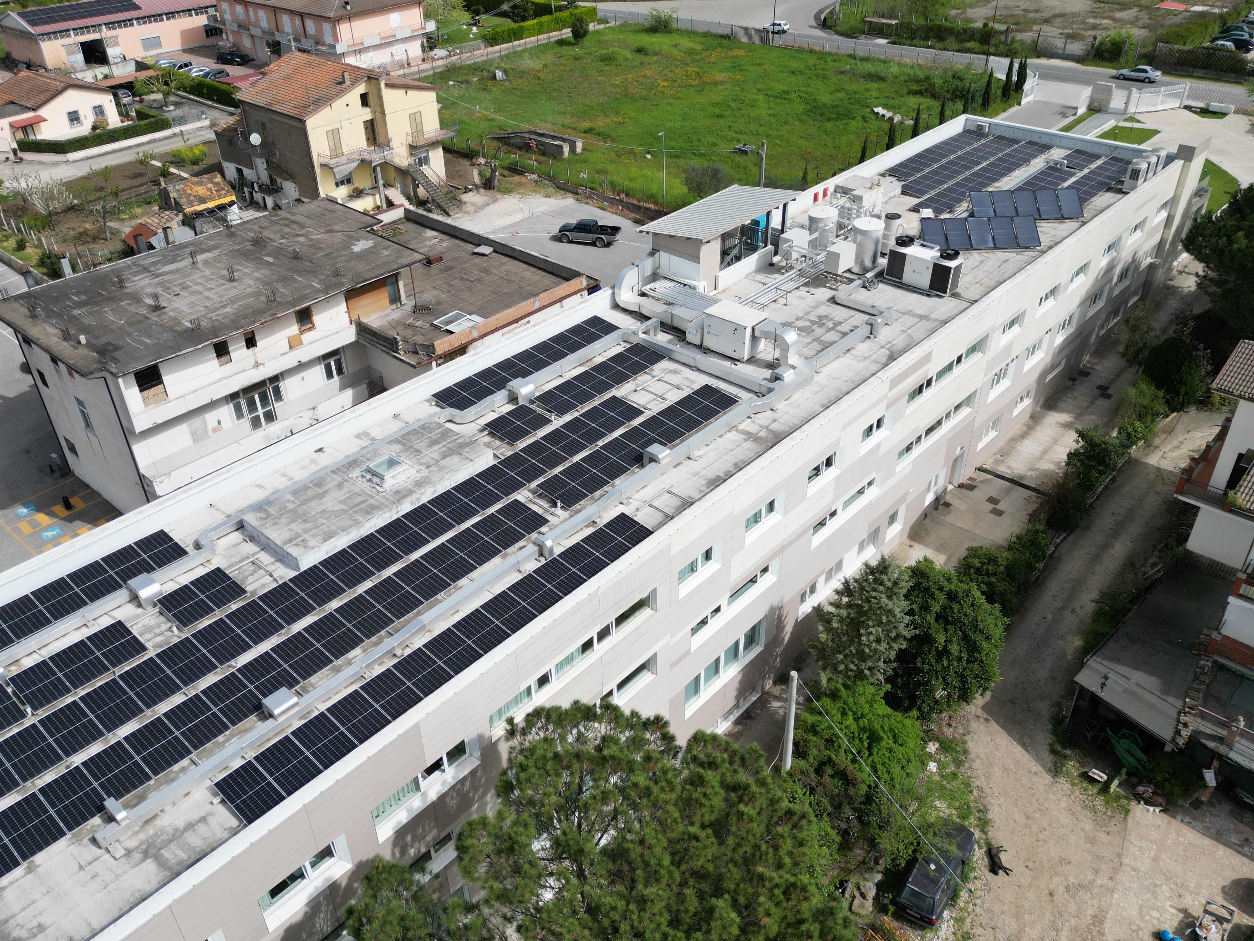 Vista aerea impianto fotovoltaico Relax